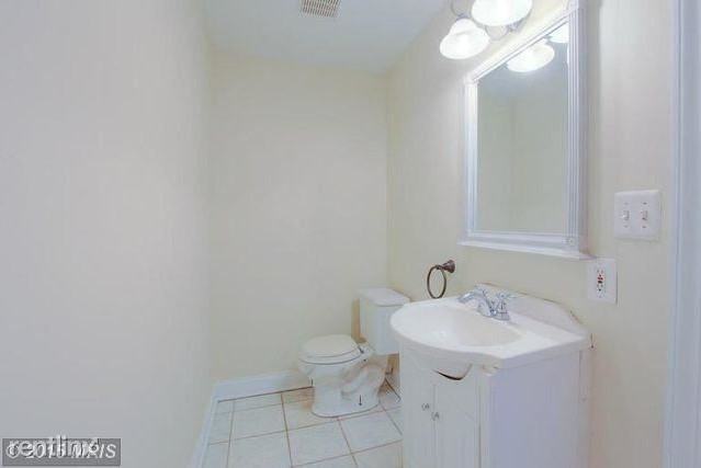 2424 W Rogers Ave - Photo 2 of 26