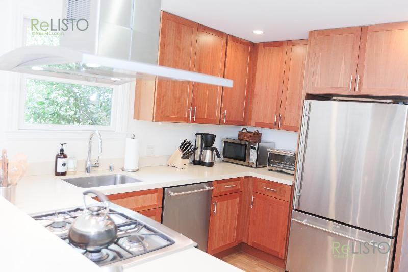 249 Grattan St - Photo 3 of 11