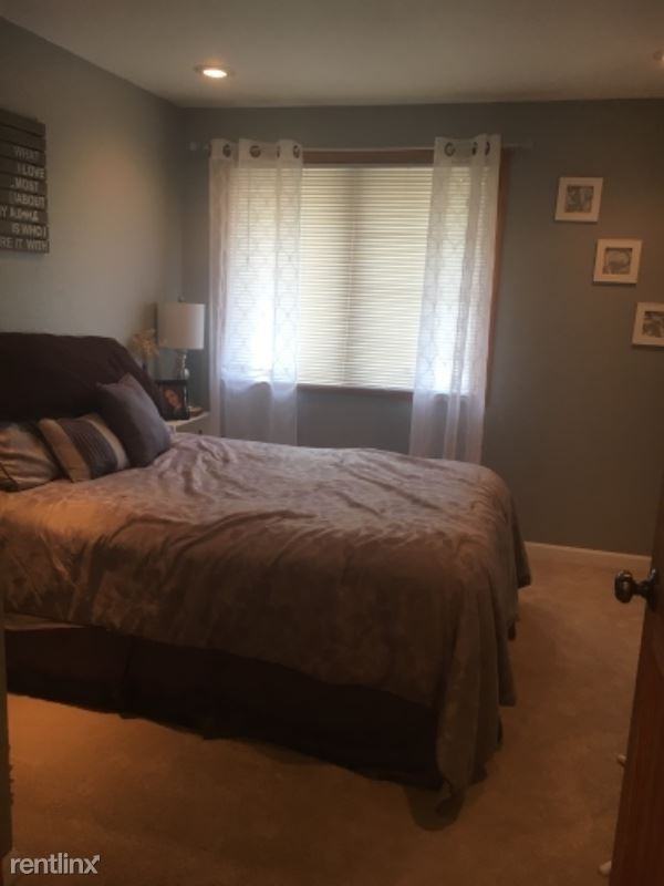 2458 Woodland Park Dr - Photo 3 of 10