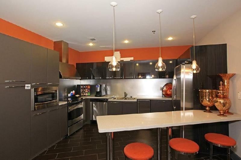 Ross Ave #B1 - Photo 2 of 8