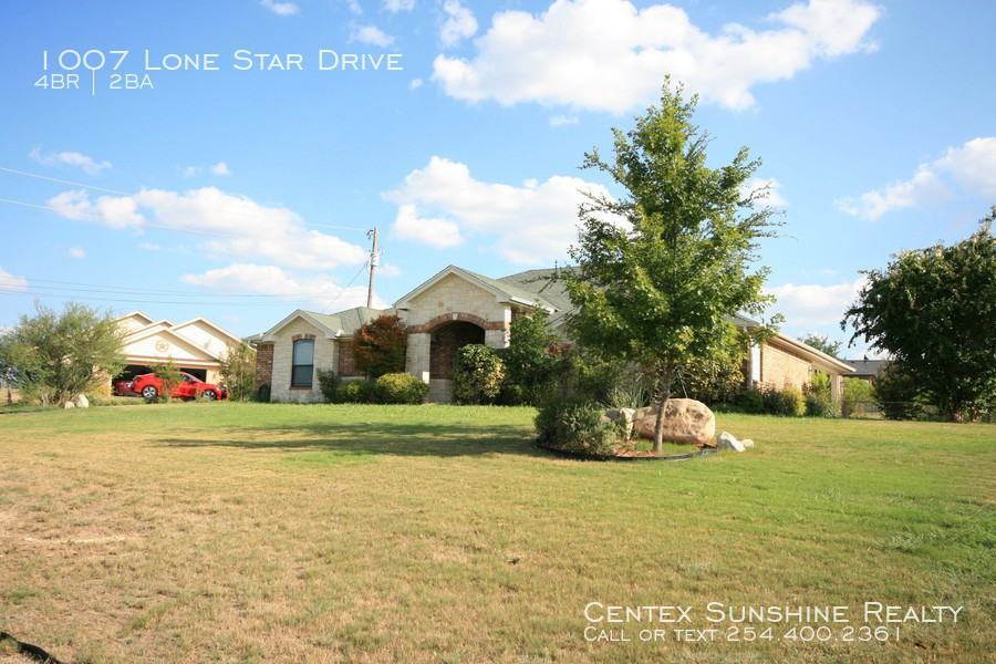 1007 Lone Star Dr - Photo 2 of 18