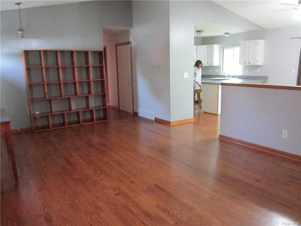 285 Corey Ct - Photo 2 of 18