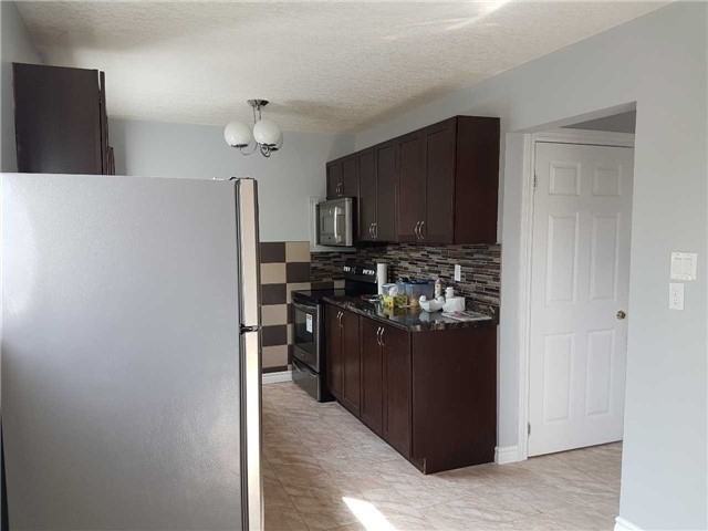 123 Mooregate Crescent - Photo 2 of 10