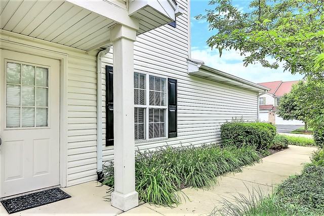 2427 Stoughton Cir #2427 - Photo 2 of 19