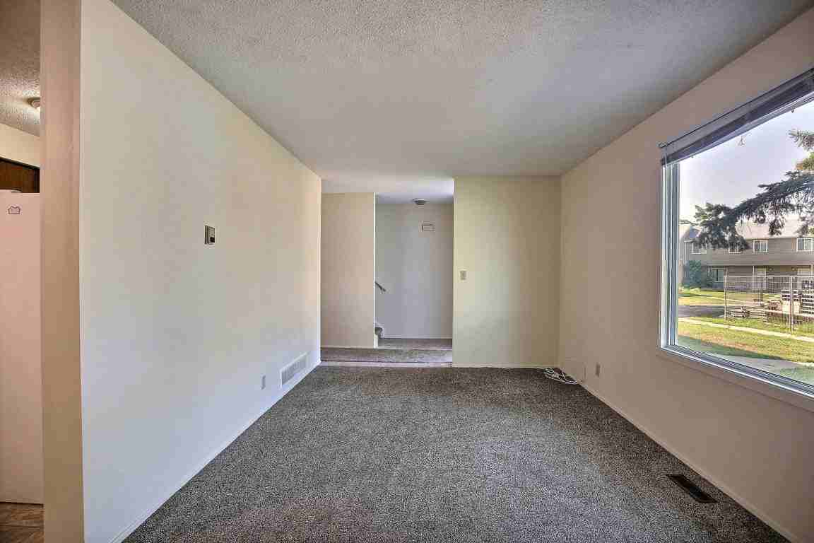 Wascana Townhomes - Photo 3 of 15