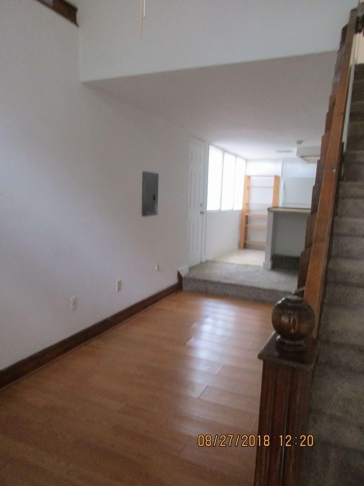 110 N Vernon Ave - Photo 2 of 9