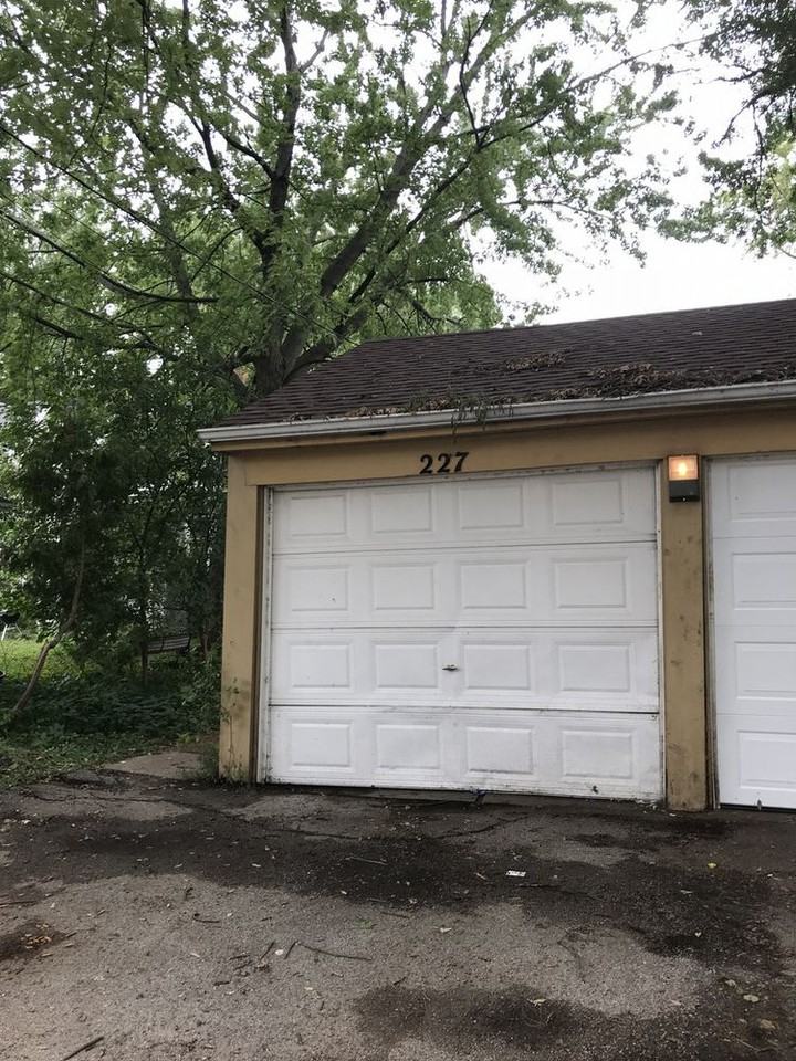 227 S Maple Ave - Photo 2 of 12