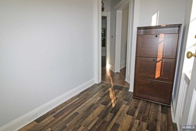 24 Myrtle Ave - Photo 3 of 21