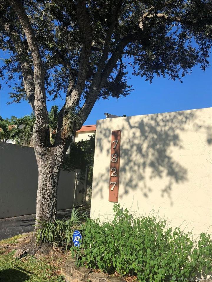 7827 Southwest 106th Circle - Photo 2 of 21