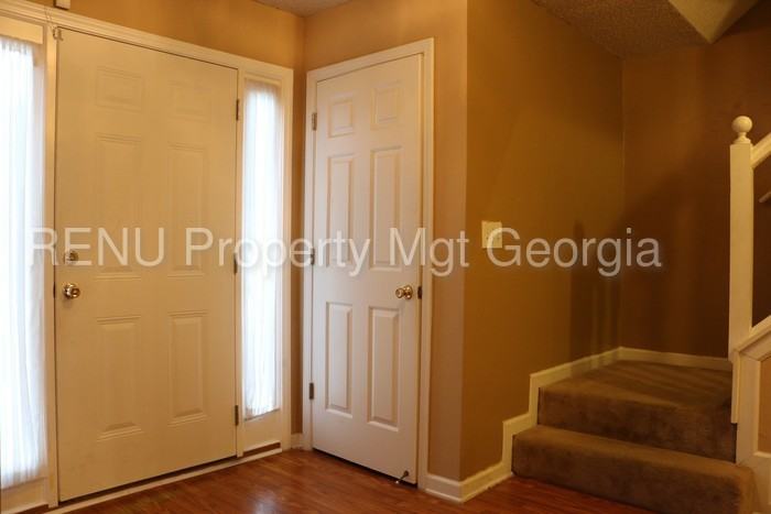 498 Pecan Wood Cir - Photo 2 of 21