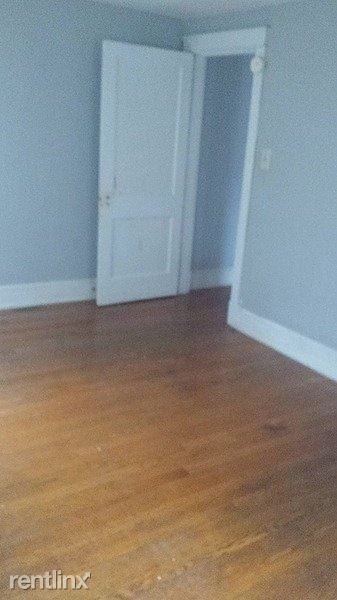 609 Smithfield Ave - Photo 2 of 4
