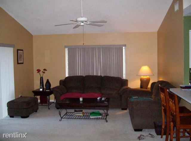 1262 Cypress Bend Cir - Photo 2 of 6