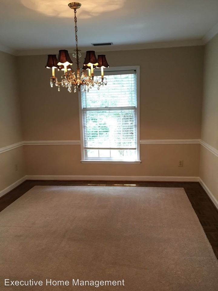 4801 Providence Rd - Photo 2 of 7