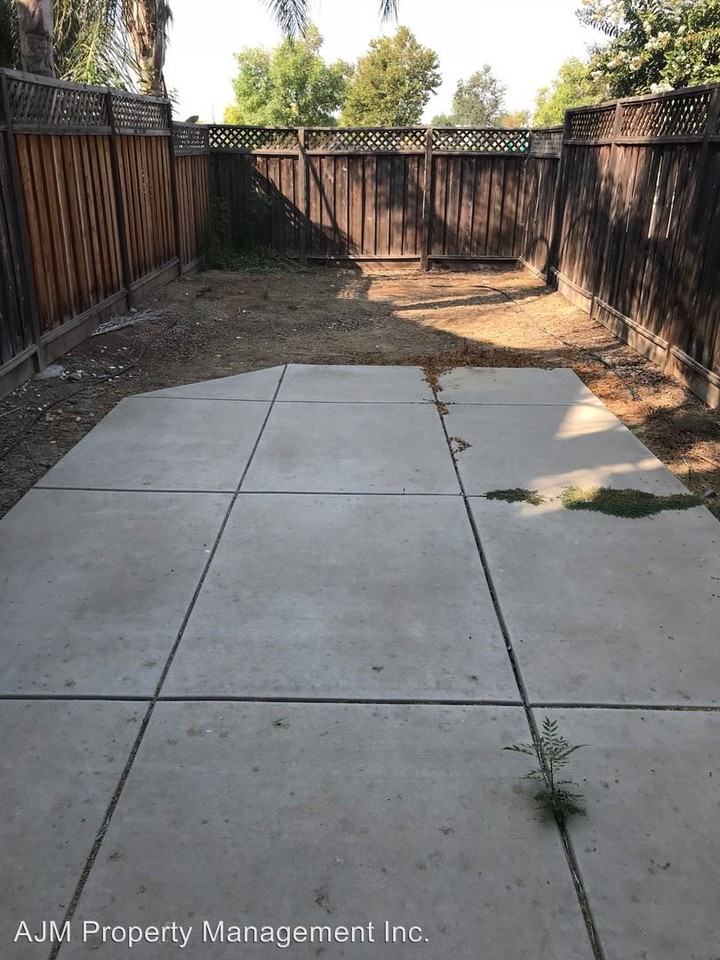 155 Rosetta Dr - Photo 2 of 5