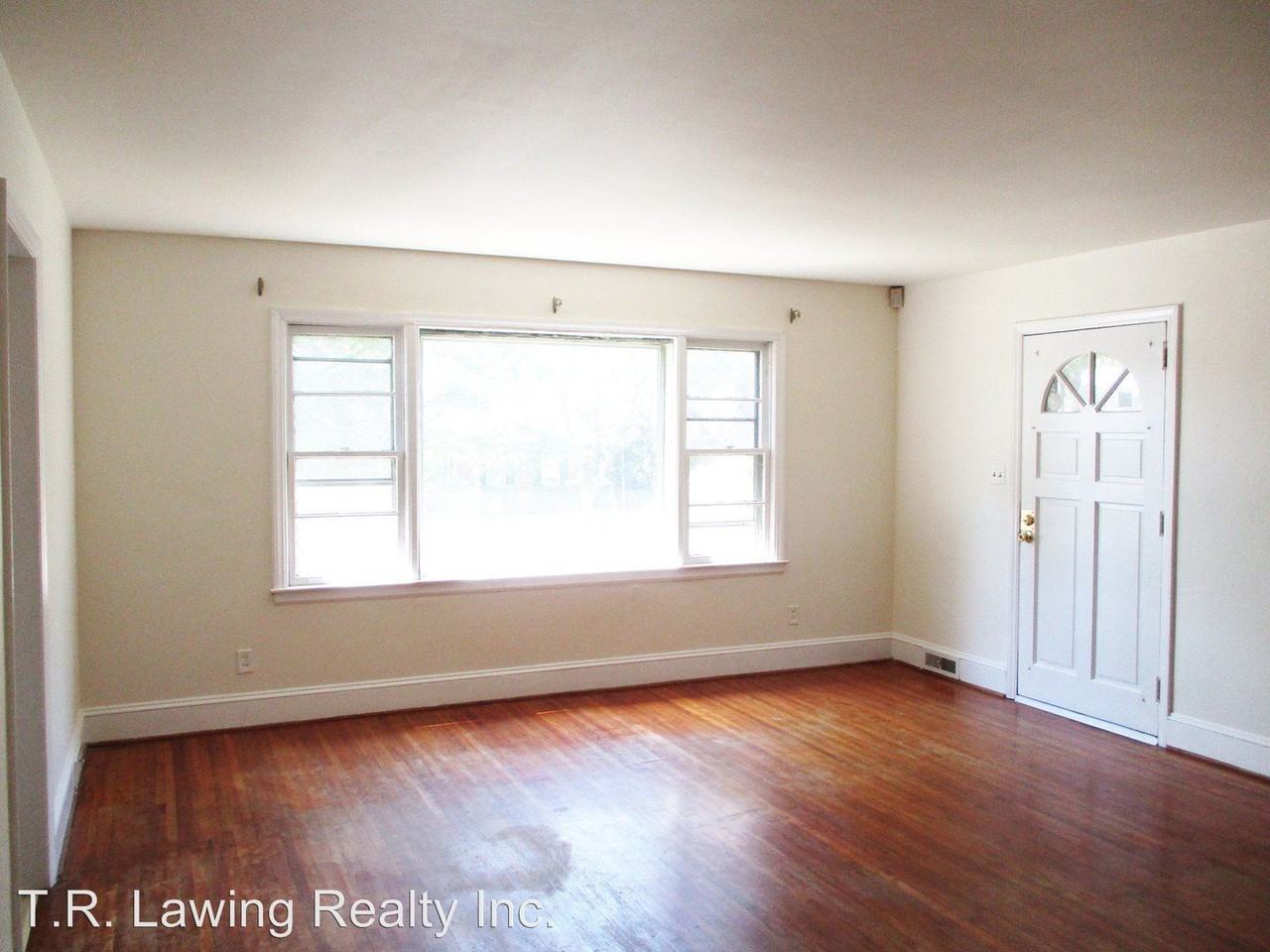 1000 Roanoke Avenue - Photo 2 of 8