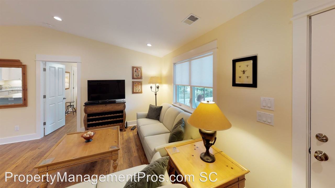 710 Newcastle St - Photo 3 of 30