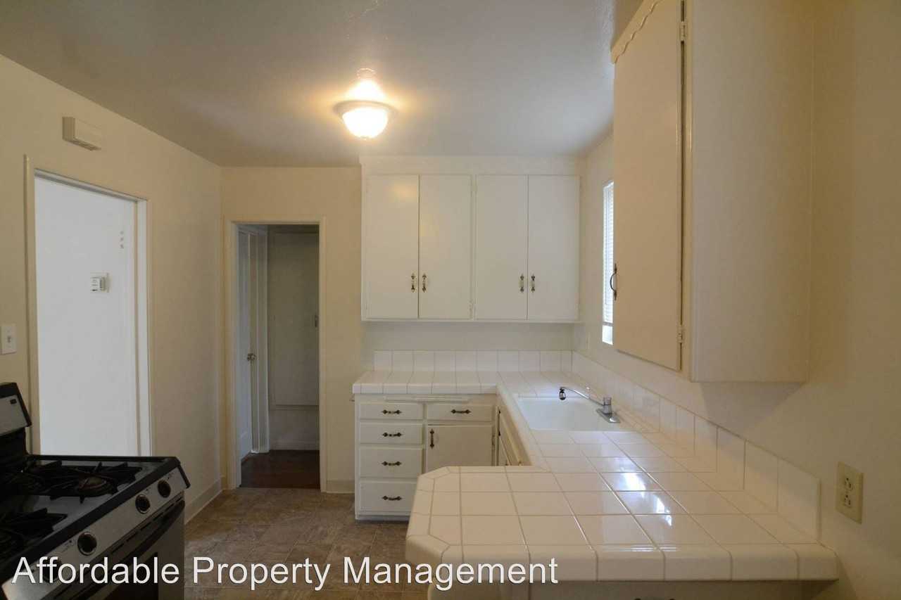 21617 Montgomery St - Photo 3 of 5