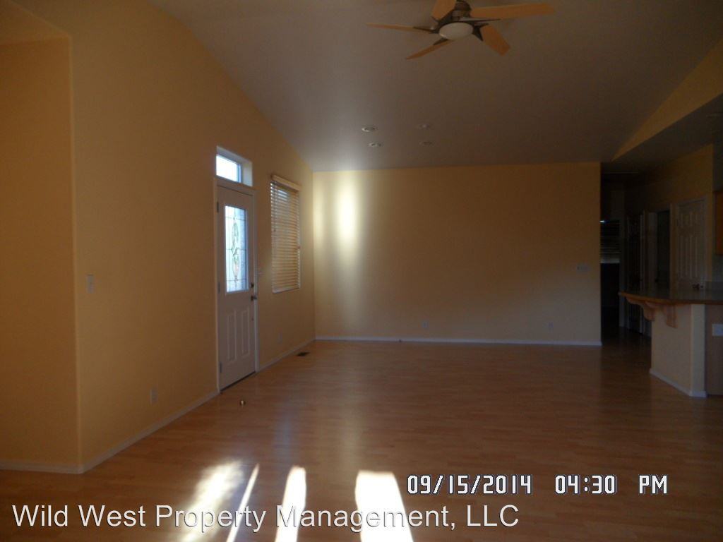184 SW Ivy Ct - Photo 2 of 14