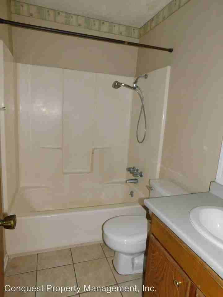 2110 Stoneridge Dr - Photo 3 of 10