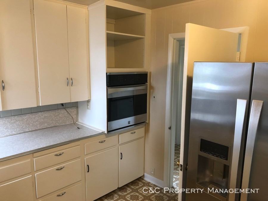 1285 Wanda Ave - Photo 3 of 6