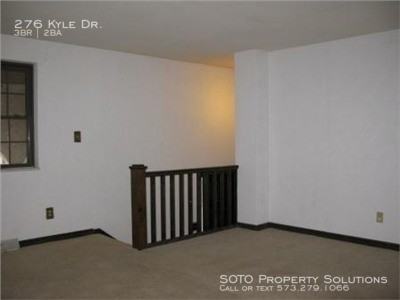 276 Kyle Dr - Photo 3 of 13