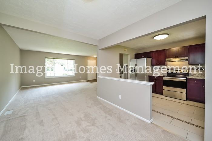 6746 Duneden Ave - Photo 3 of 12