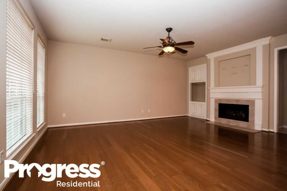 1702 Rosebend Dr - Photo 2 of 16