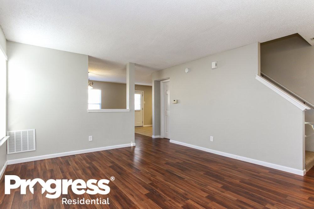 10856 Daylight Dr - Photo 2 of 15
