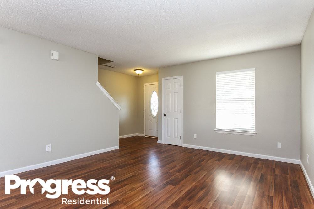 10856 Daylight Dr - Photo 3 of 15