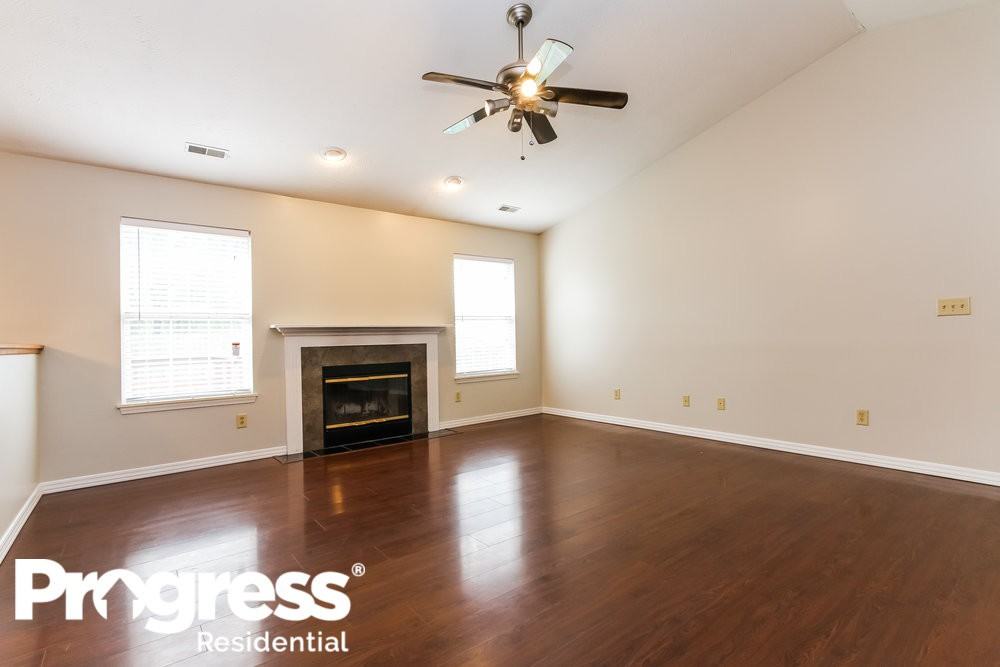 818 Washington Cove Way - Photo 3 of 15