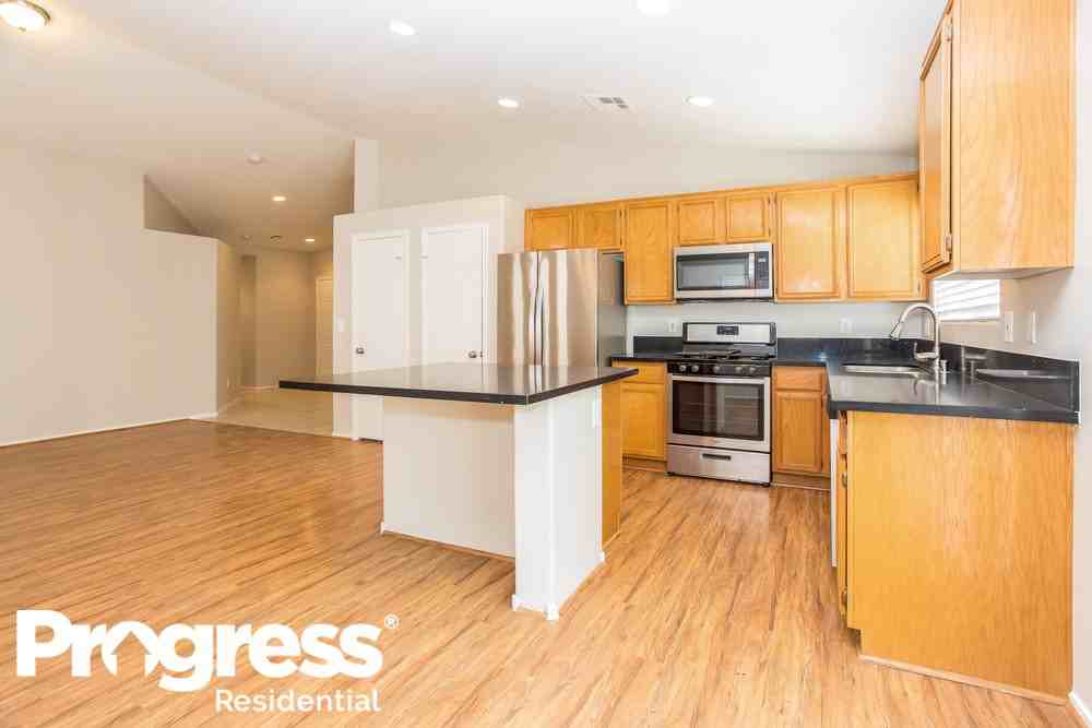 705 Regal Robin Way - Photo 5 of 15