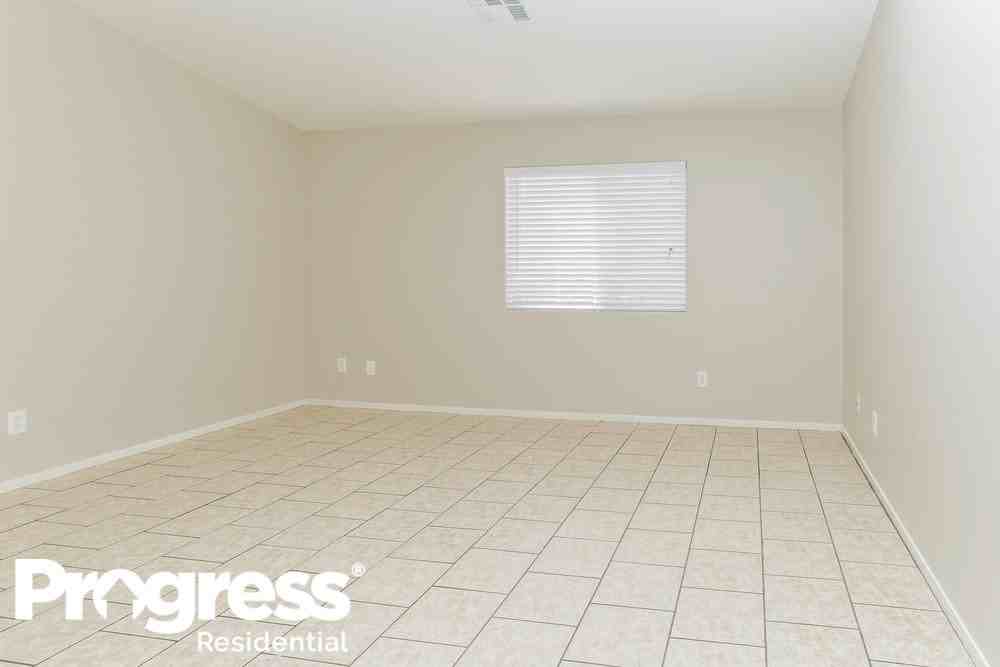 705 Regal Robin Way - Photo 6 of 15