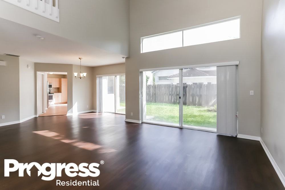 11260 Renaissance Rd - Photo 3 of 15