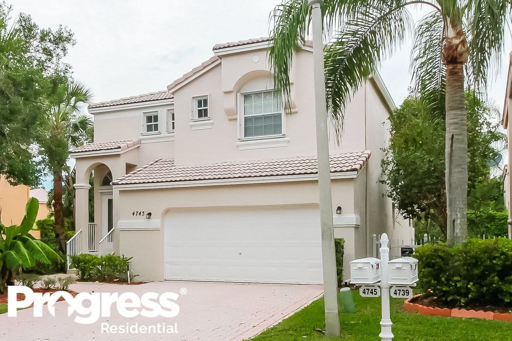 4745 Nw 114th Dr - Photo 3 of 16