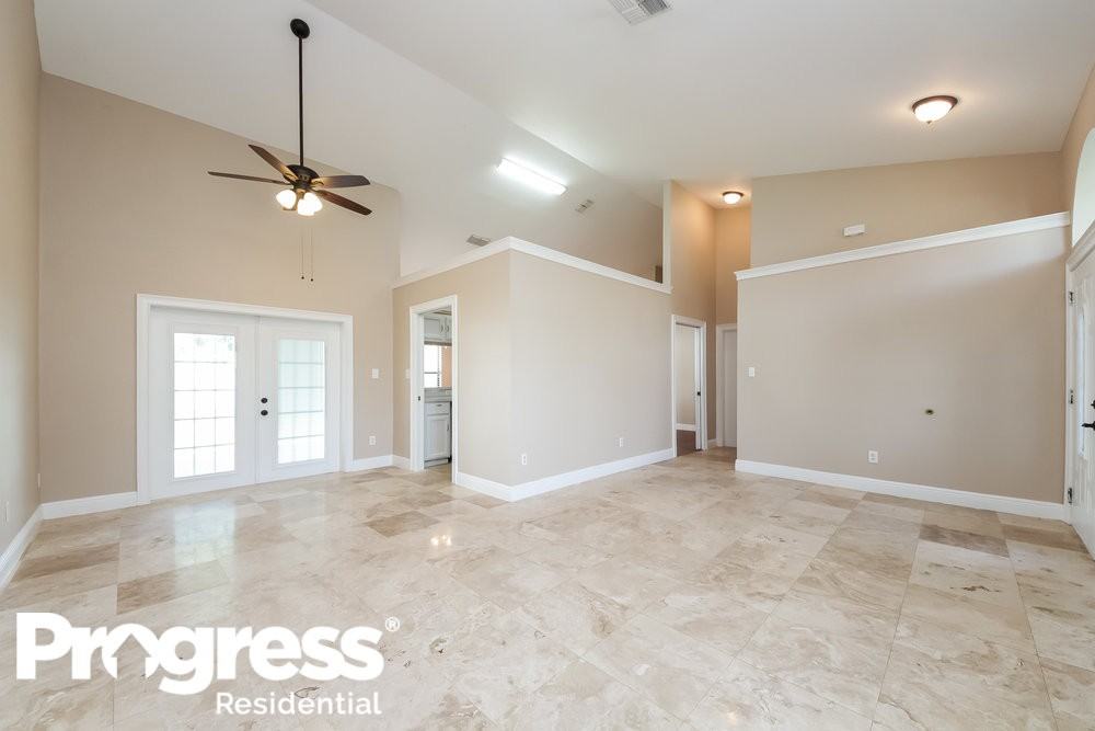 1633 Liggins Ave - Photo 2 of 15