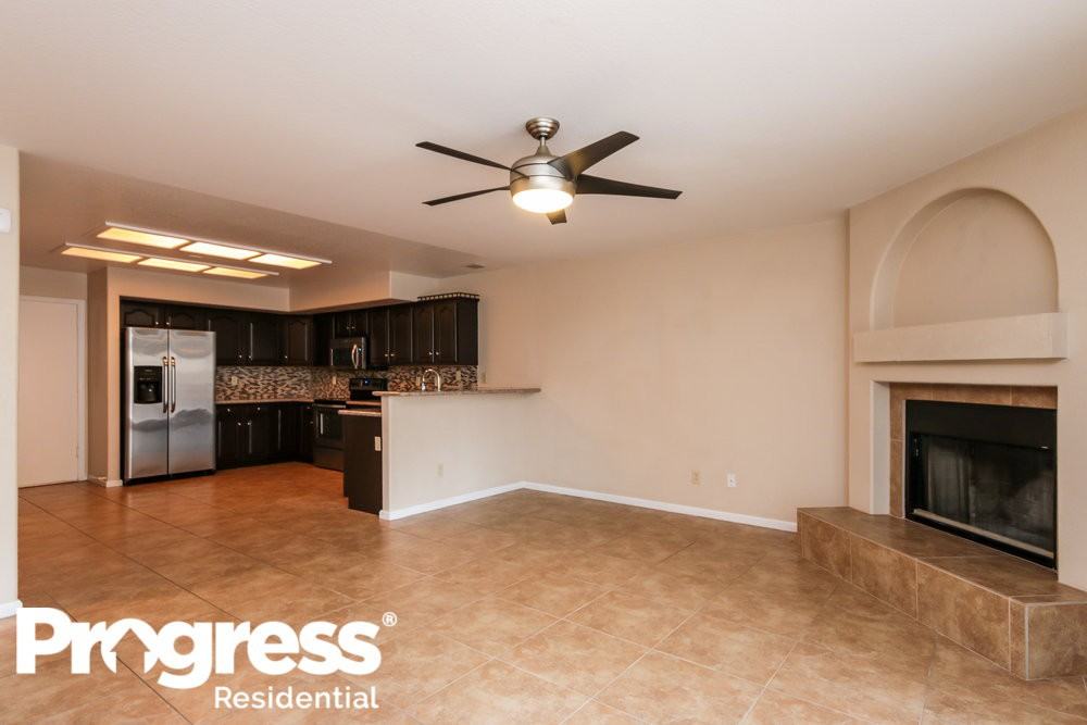 3426 E Woodland Dr - Photo 3 of 23