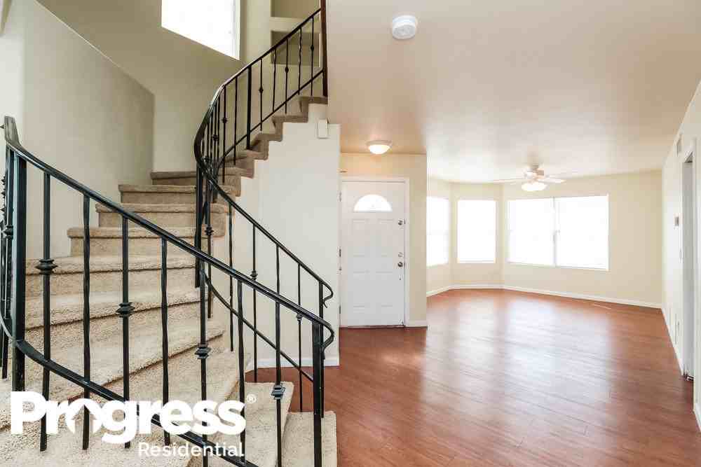 3422 E Woodland Dr - Photo 2 of 15