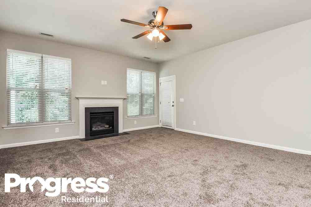 48 Ashby Dr - Photo 3 of 14