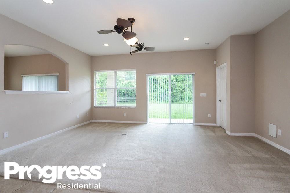 2119 123rd Ter E - Photo 2 of 19