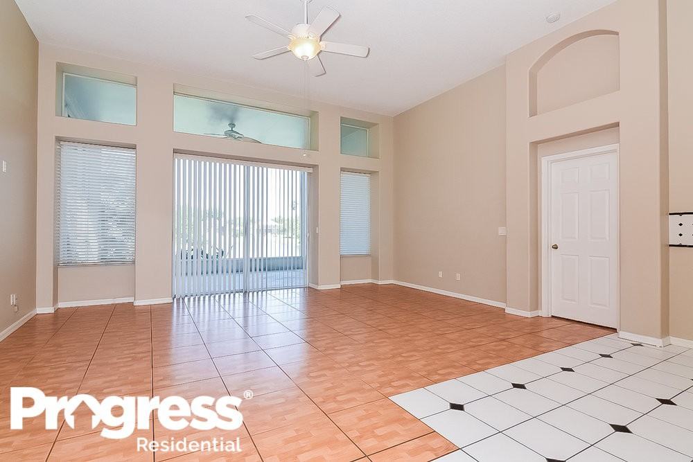 19006 Silverbrook Dr - Photo 2 of 14