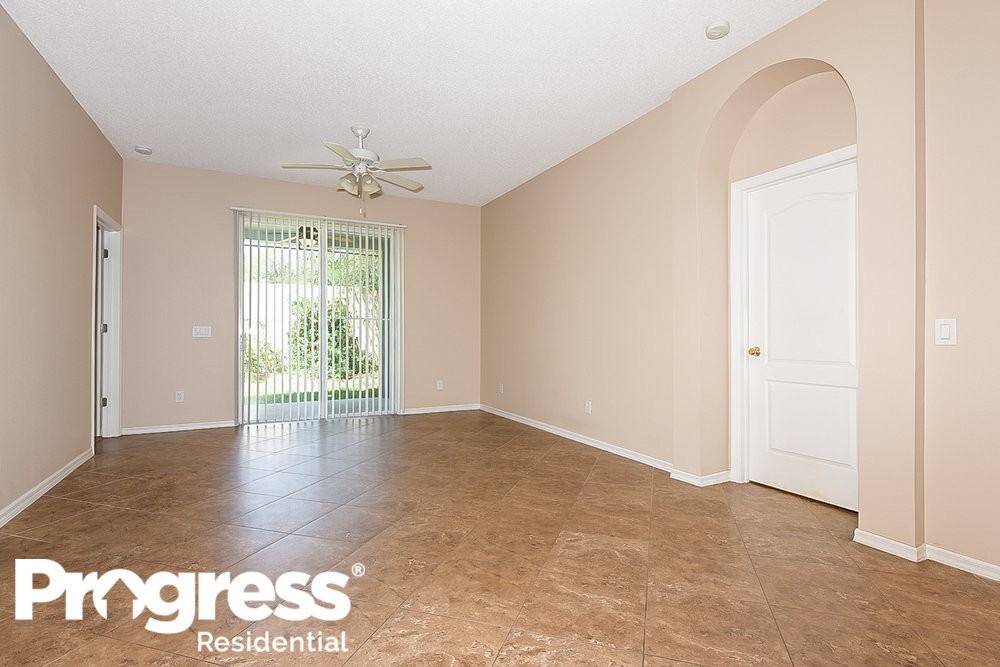 1235 Brooke View Dr - Photo 3 of 14