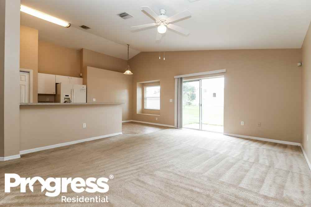 3843 Lockridge Dr - Photo 2 of 16