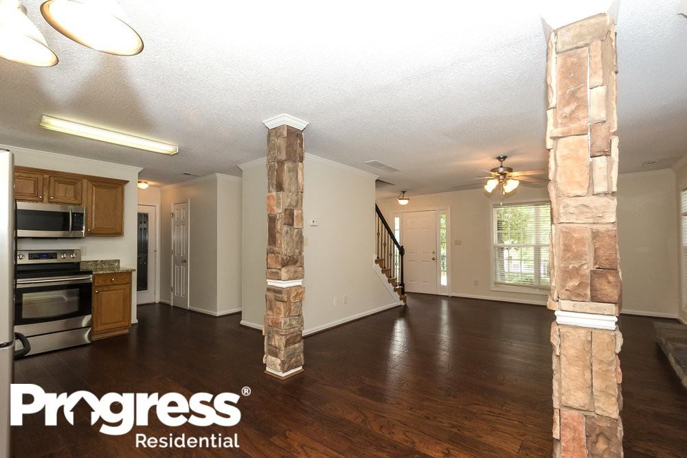 155 Avondale Cir - Photo 3 of 20