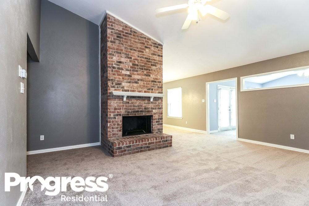 2509 Arapaho Dr - Photo 2 of 15