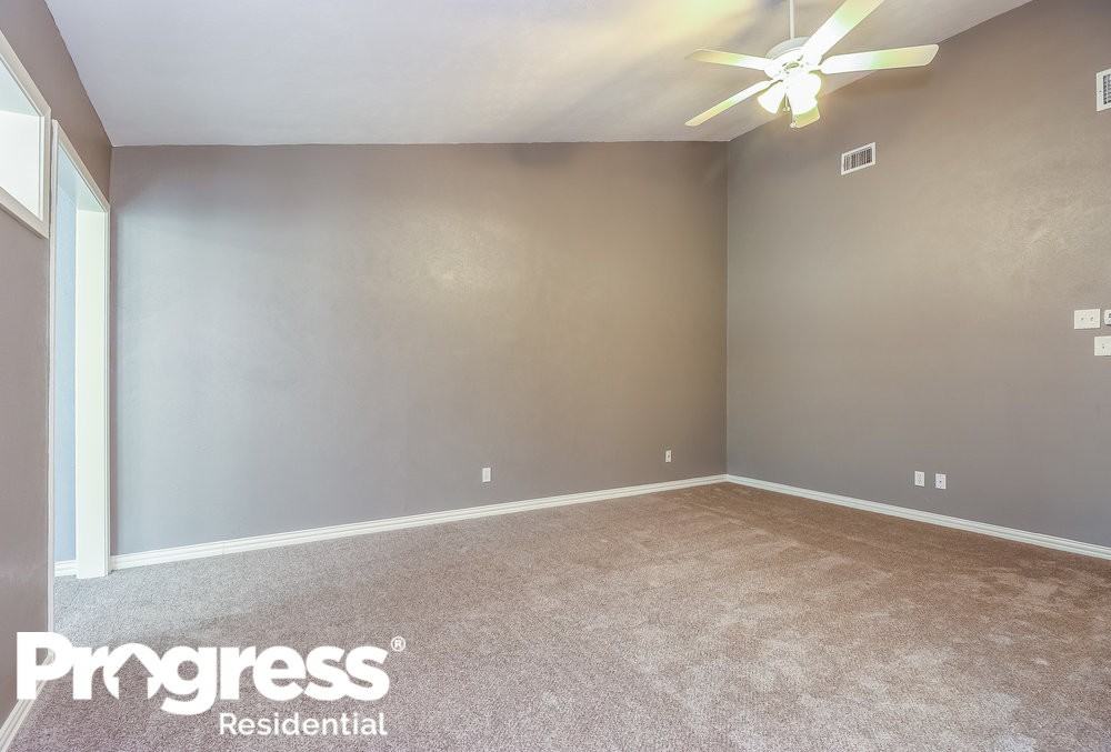 2509 Arapaho Dr - Photo 3 of 15