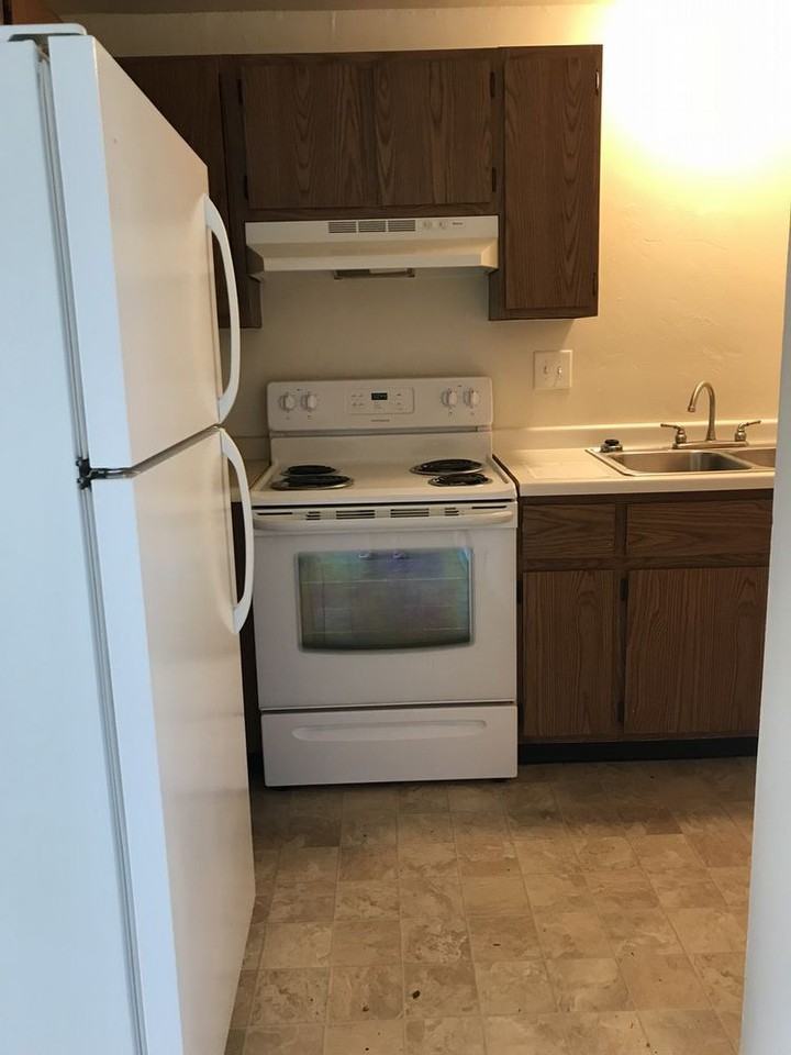 1810 Velp Ave - Photo 2 of 8