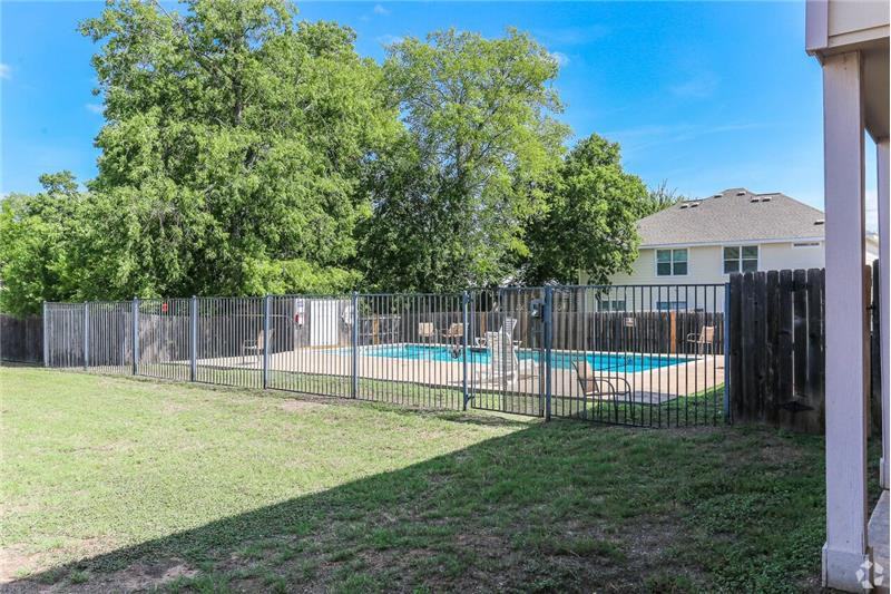 1621 S University Parks Dr - Photo 3 of 12