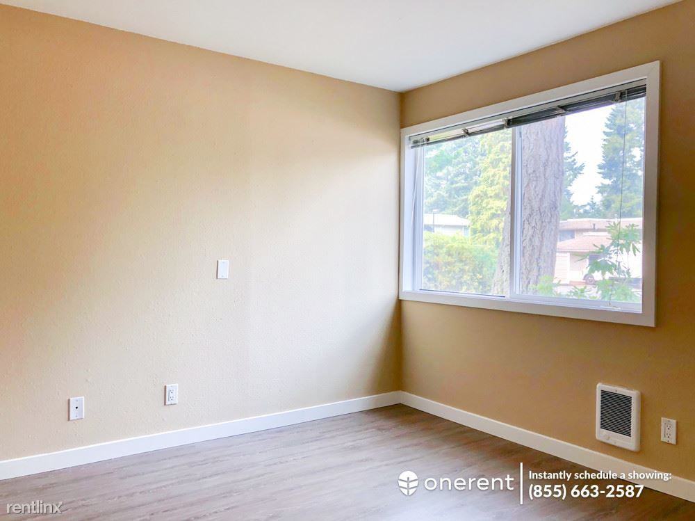 17109 NE 45th St - Photo 3 of 11