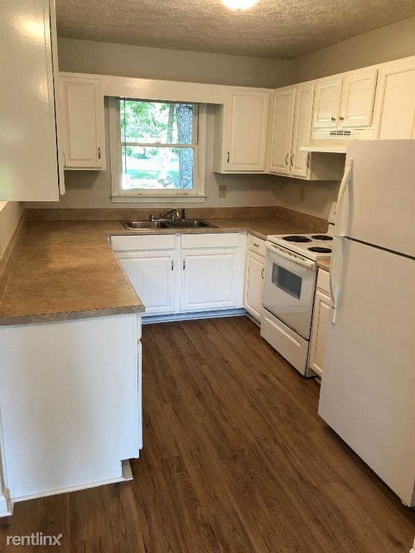 154 Laurel Ln - Photo 2 of 10