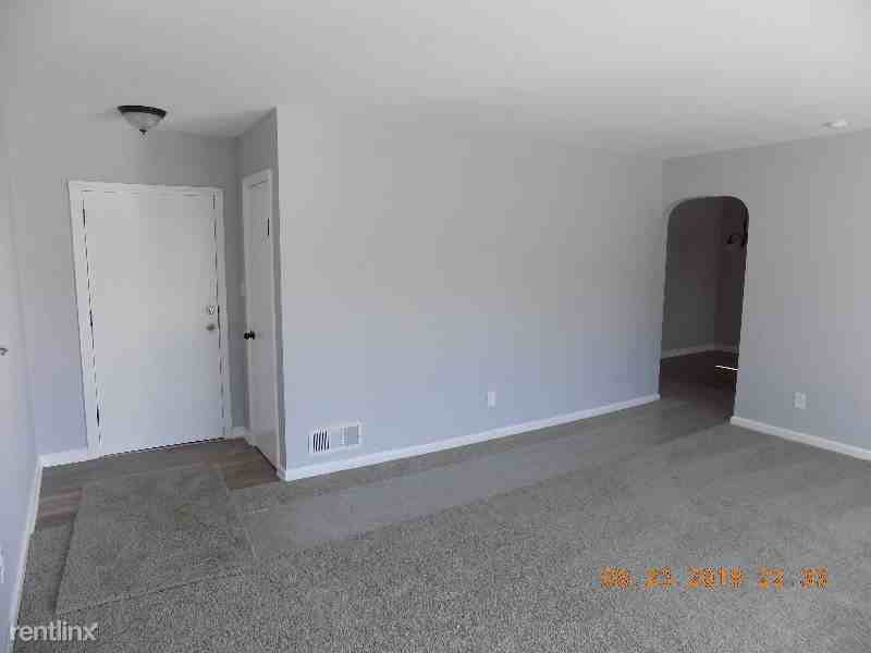 2825 Elliott Ave - Photo 2 of 8